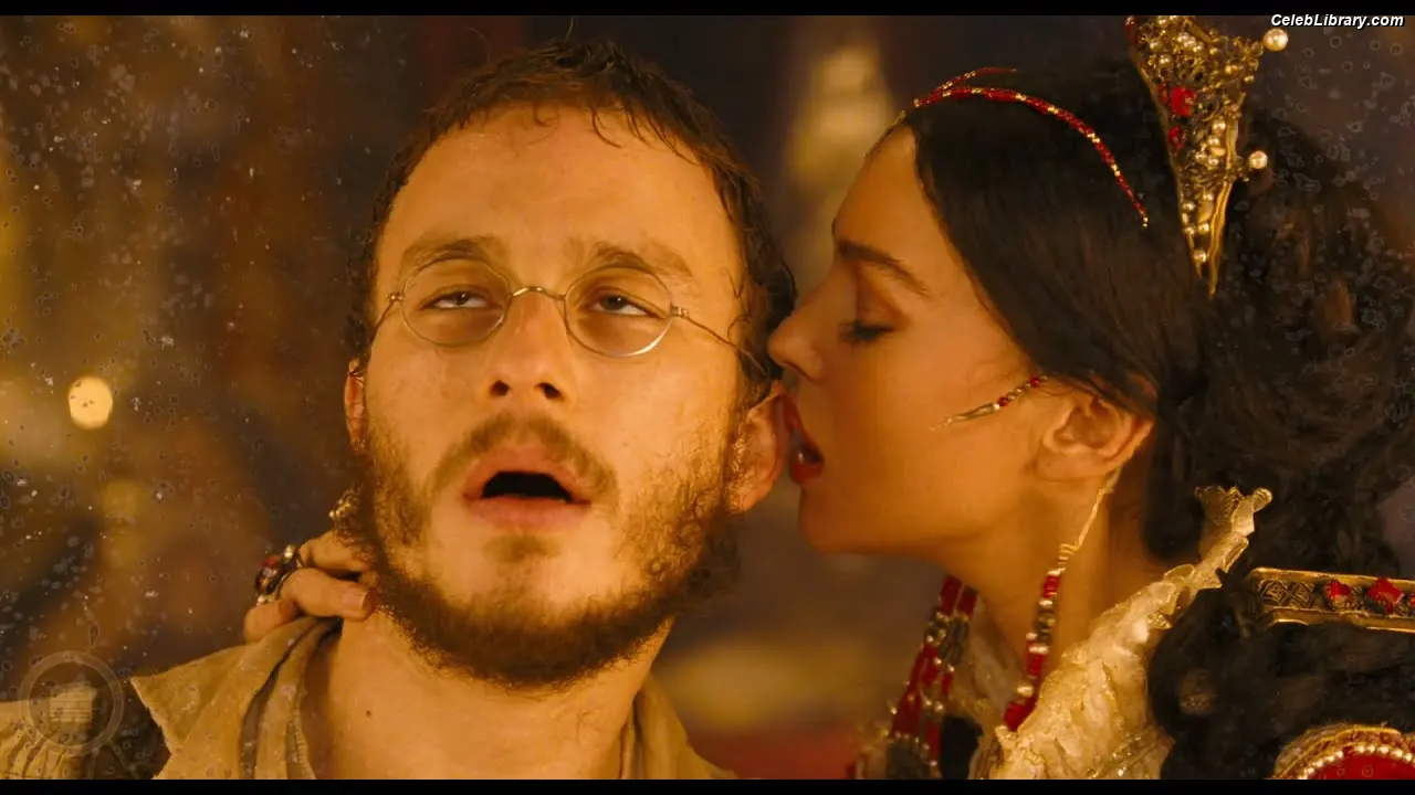 Monica Bellucci photo 19 of 1359