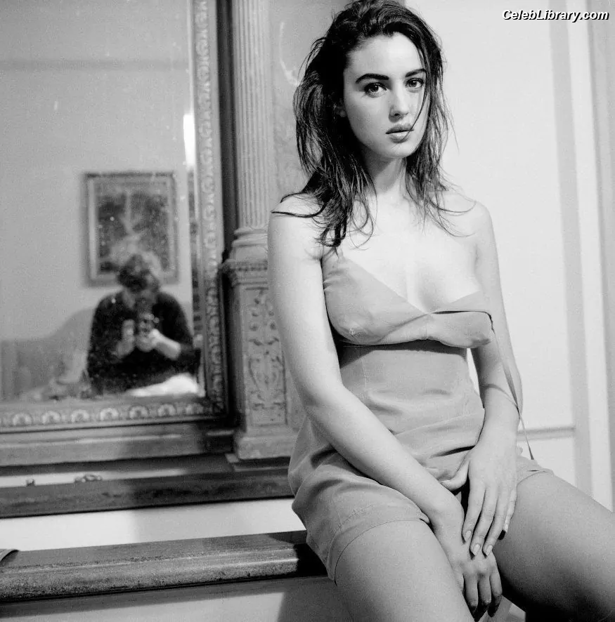 Monica Bellucci photo 22 of 1359