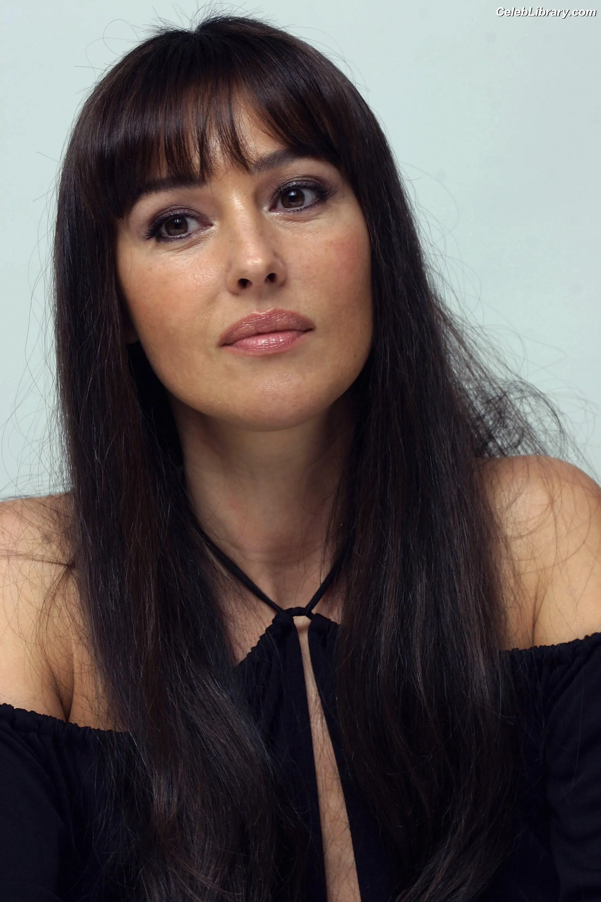 Monica Bellucci photo 10 of 1359