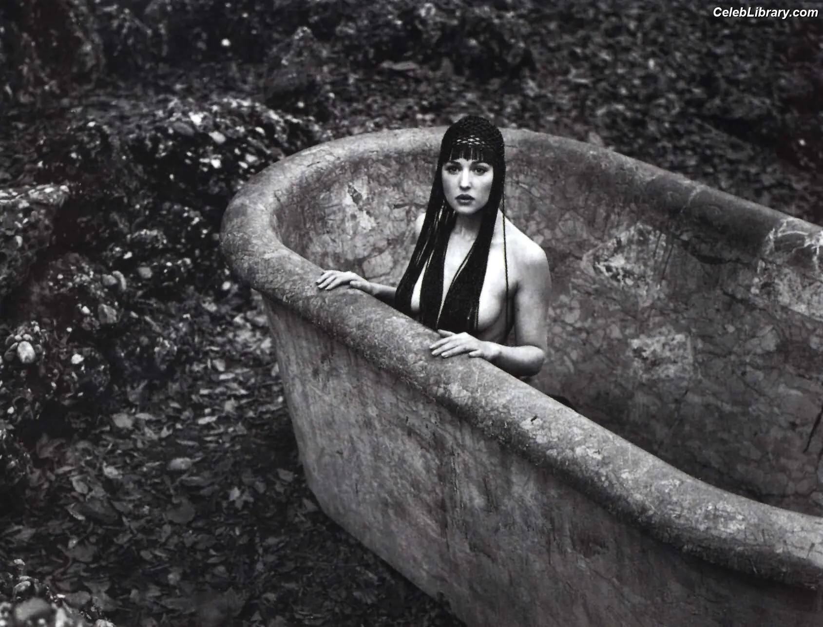 Monica Bellucci photo 23 of 1359
