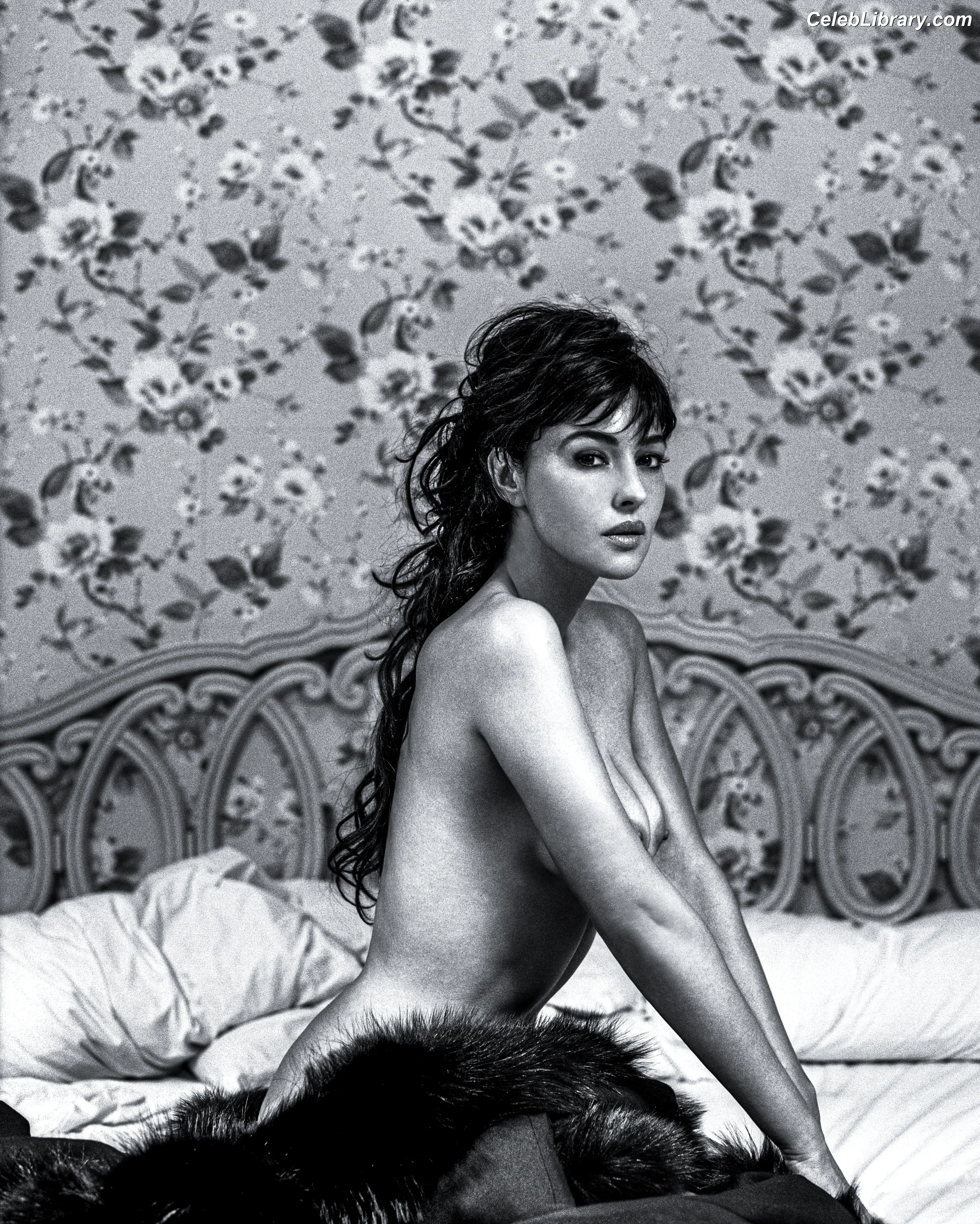 Monica Bellucci photo 16 of 1359