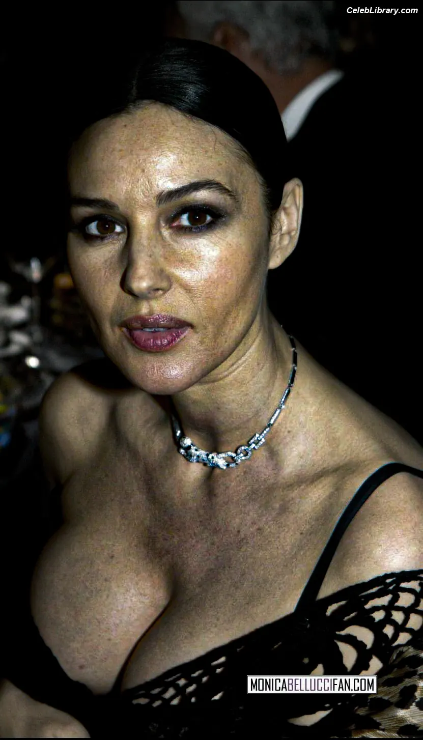 Monica Bellucci photo 14 of 1359