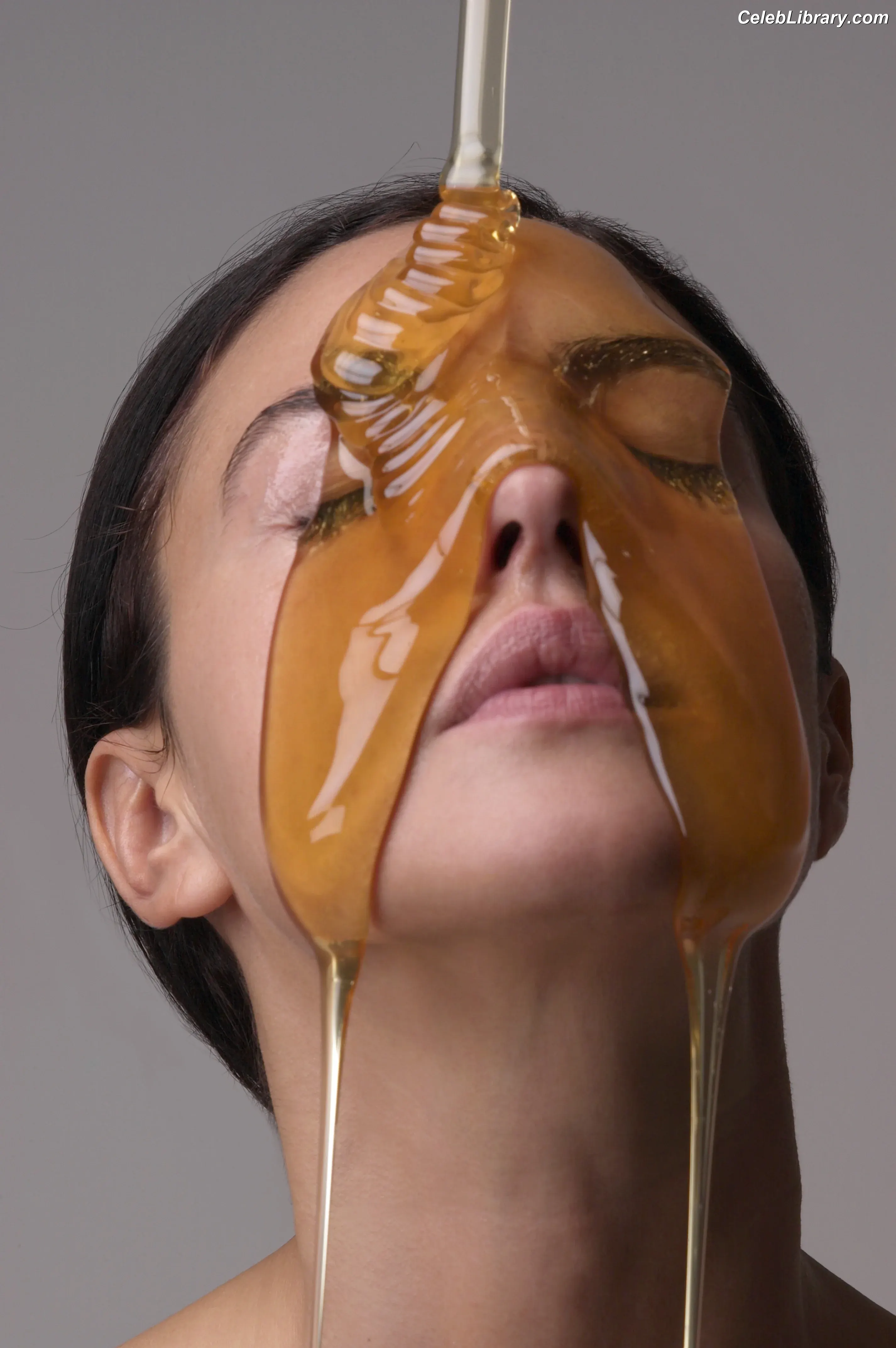Monica Bellucci photo 19 of 1359