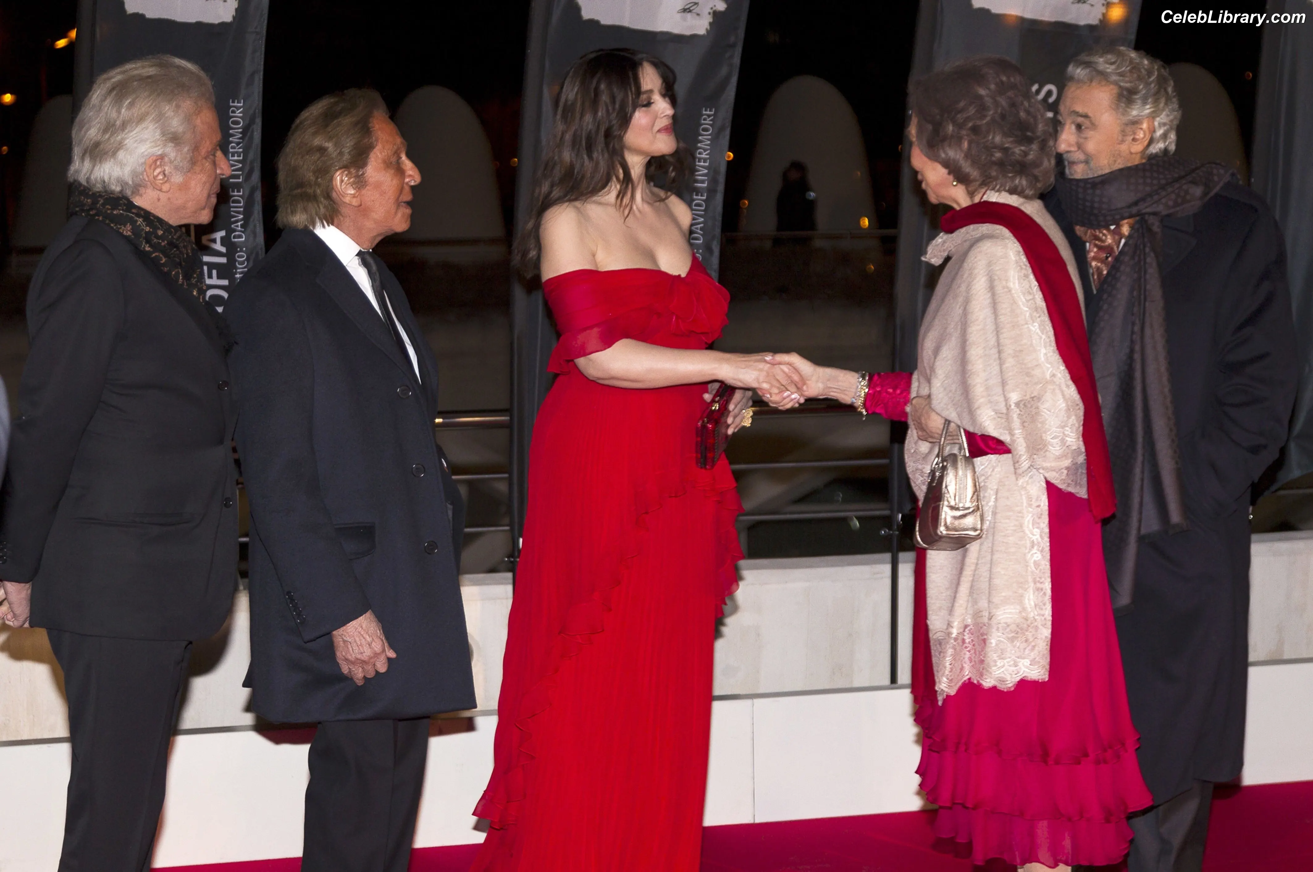 Monica Bellucci photo 24 of 1359