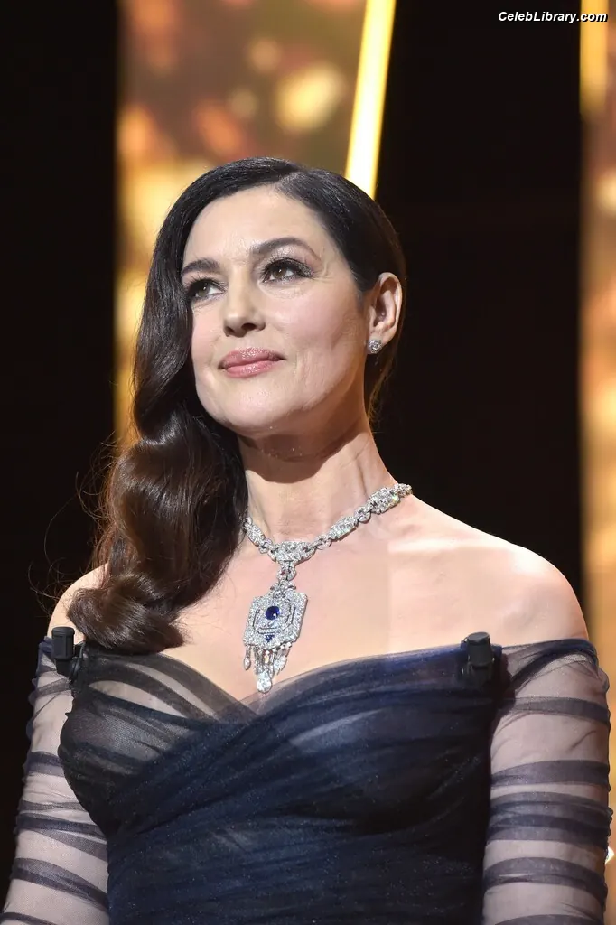 Monica Bellucci photo 21 of 1359
