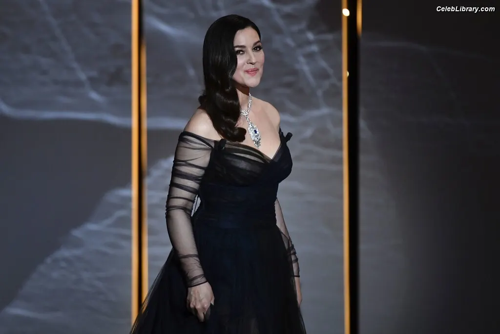 Monica Bellucci photo 3 of 1359