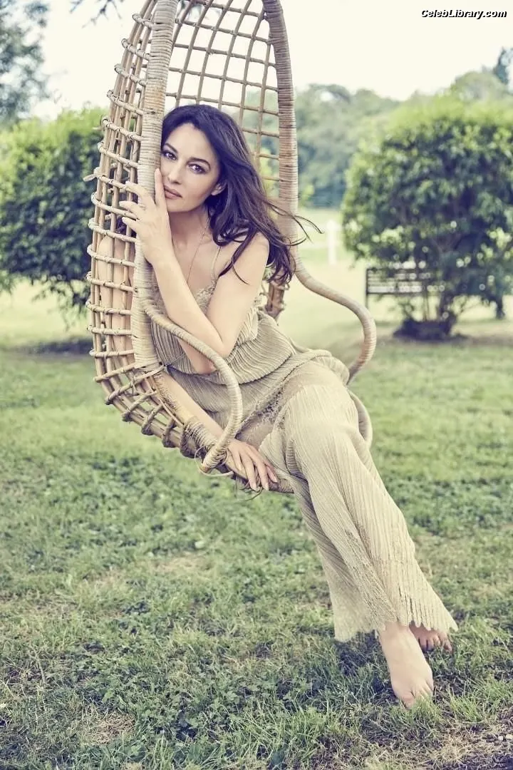 Monica Bellucci photo 21 of 1359