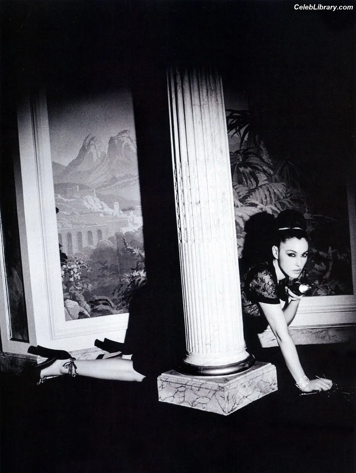 Monica Bellucci photo 18 of 1359