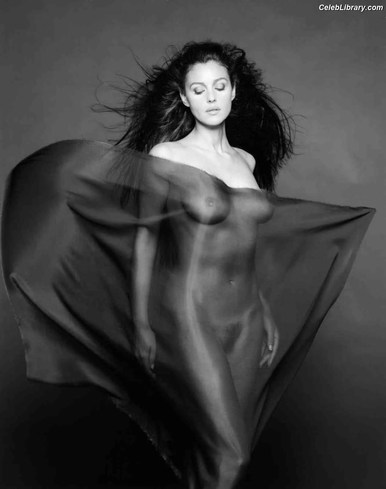 Monica Bellucci photo 13 of 1359