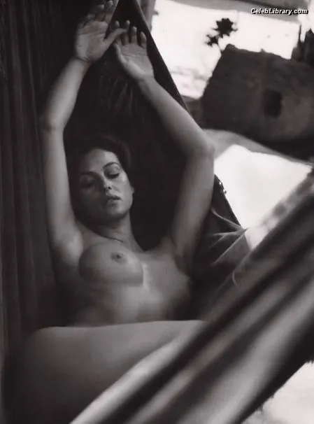 Monica Bellucci photo 3 of 1359