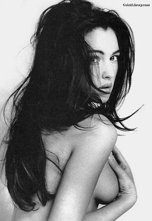 Monica Bellucci photo 5 of 1359