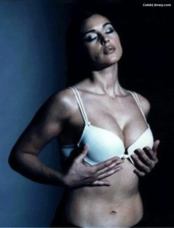 Monica Bellucci photo 9 of 1359