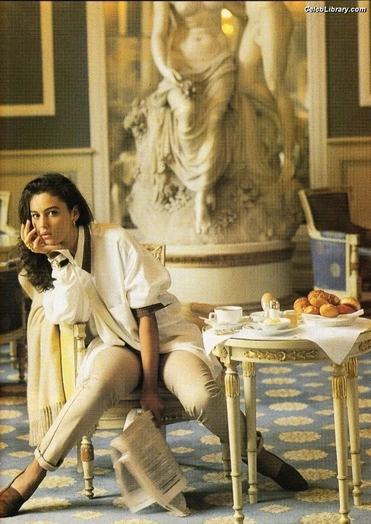 Monica Bellucci photo 21 of 1359