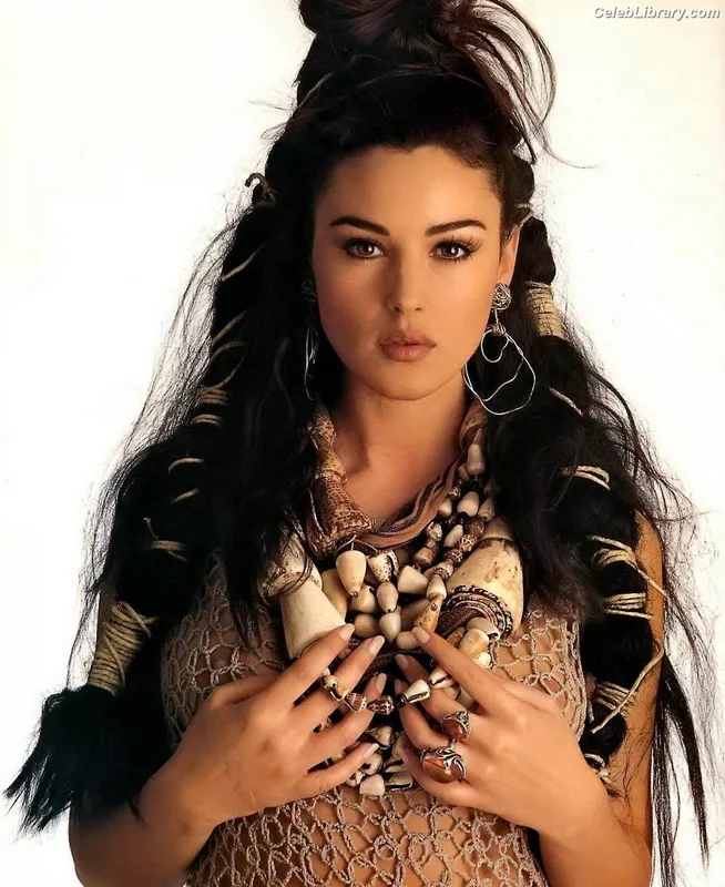 Monica Bellucci photo 18 of 1320