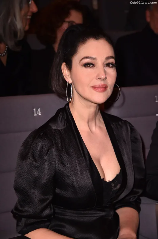 Monica Bellucci photo 2 of 1320