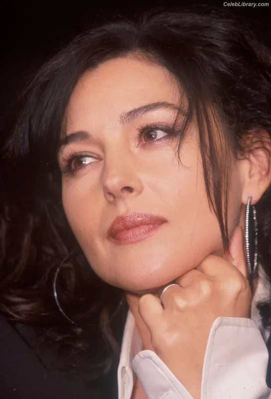 Monica Bellucci photo 23 of 1320
