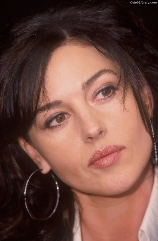 Monica Bellucci photo 3 of 1320