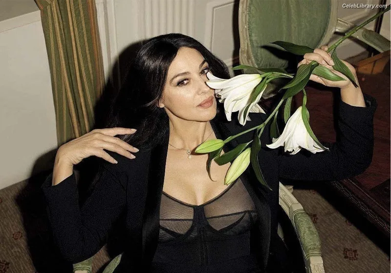 Monica Bellucci photo 9 of 1320