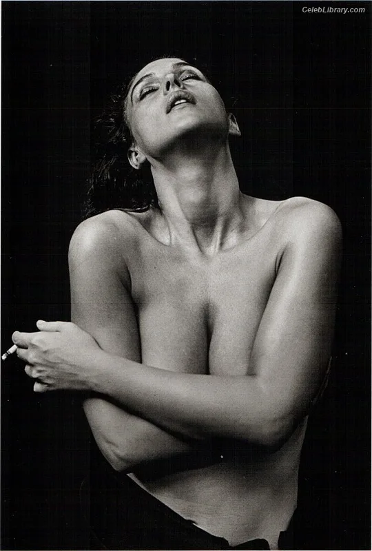 Monica Bellucci photo 4 of 1320