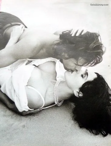 Monica Bellucci photo 11 of 1320