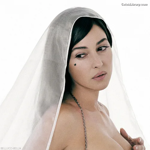 Monica Bellucci photo 21 of 1320