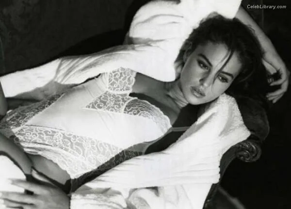 Monica Bellucci photo 11 of 1320