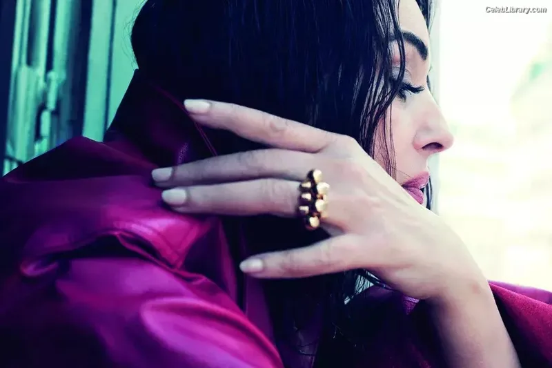 Monica Bellucci photo 24 of 1320