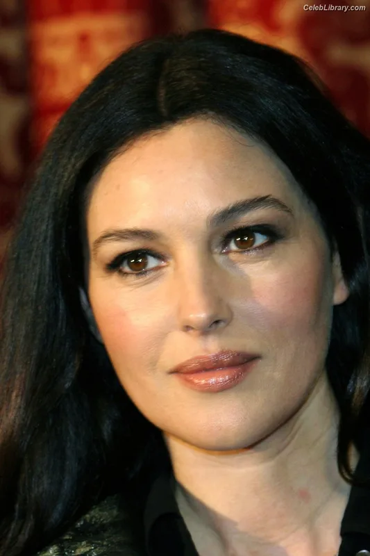 Monica Bellucci photo 7 of 1320