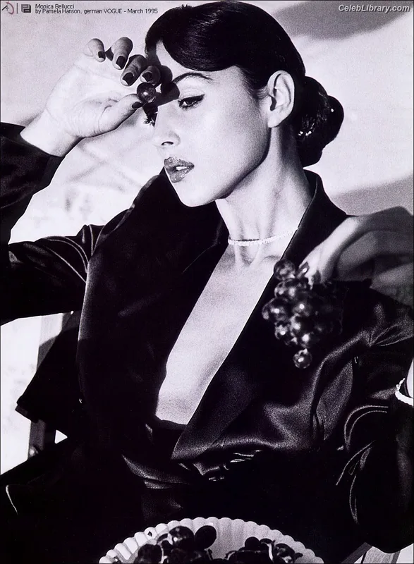 Monica Bellucci photo 15 of 1320