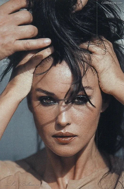Monica Bellucci photo 4 of 1320