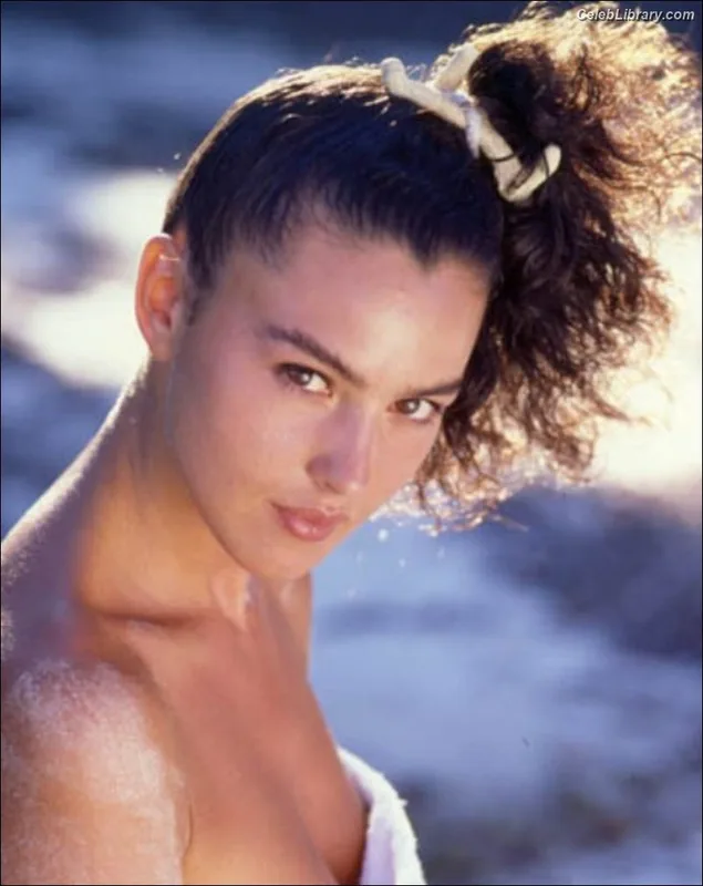 Monica Bellucci photo 2 of 1320