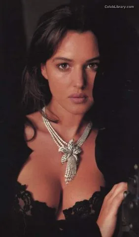 Monica Bellucci photo 13 of 1320