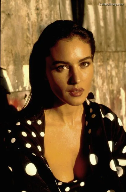 Monica Bellucci photo 23 of 1320