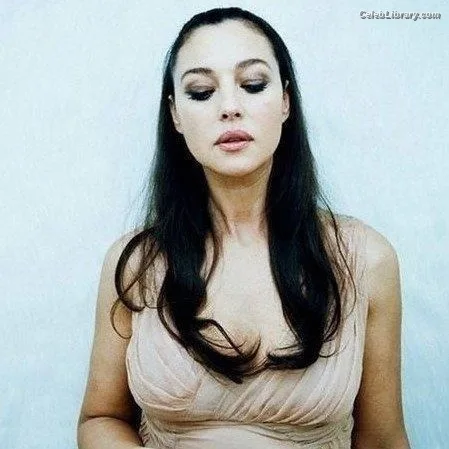 Monica Bellucci photo 12 of 1320