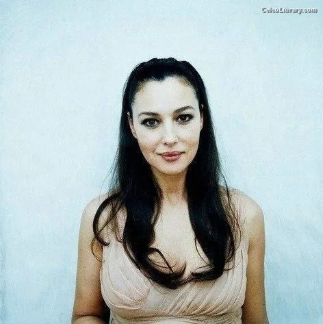 Monica Bellucci photo 14 of 1320