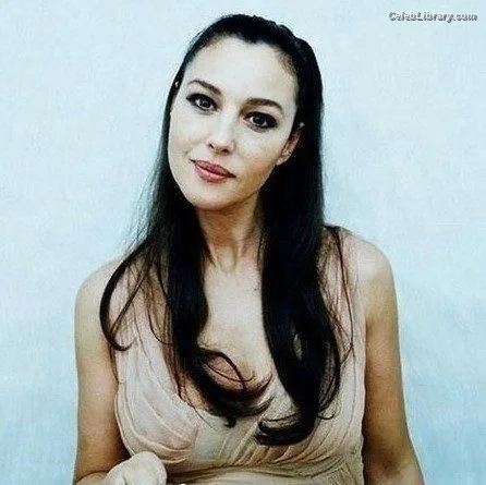Monica Bellucci photo 15 of 1320