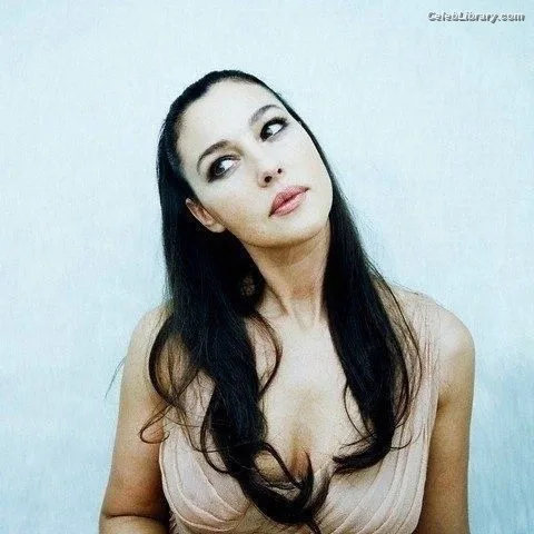 Monica Bellucci photo 16 of 1320