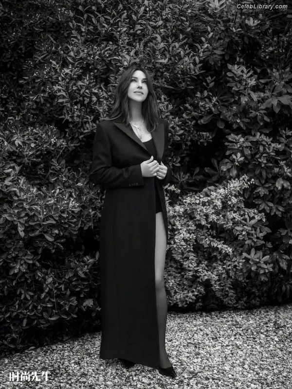 Monica Bellucci photo 24 of 1320