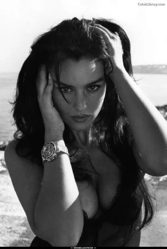 Monica Bellucci photo 15 of 1320