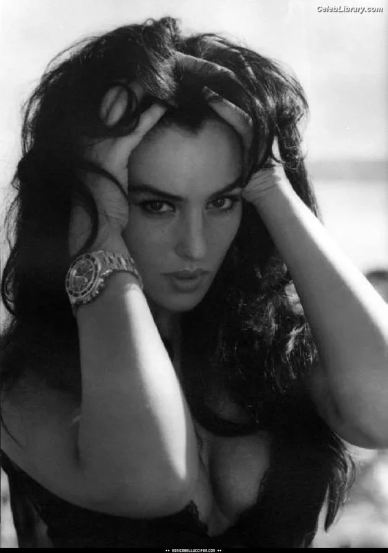 Monica Bellucci photo 17 of 1320