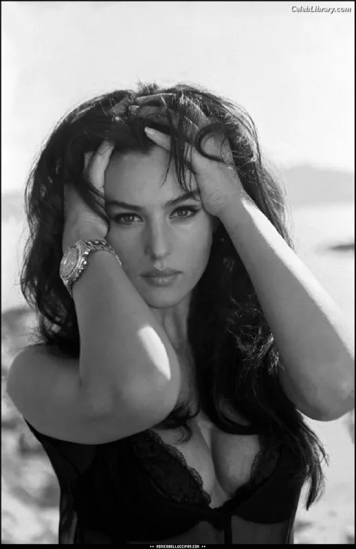 Monica Bellucci photo 18 of 1320