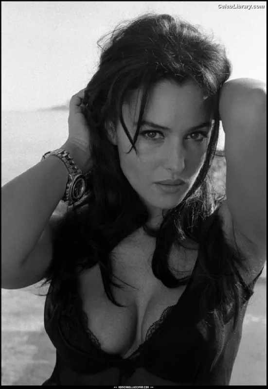 Monica Bellucci photo 19 of 1320