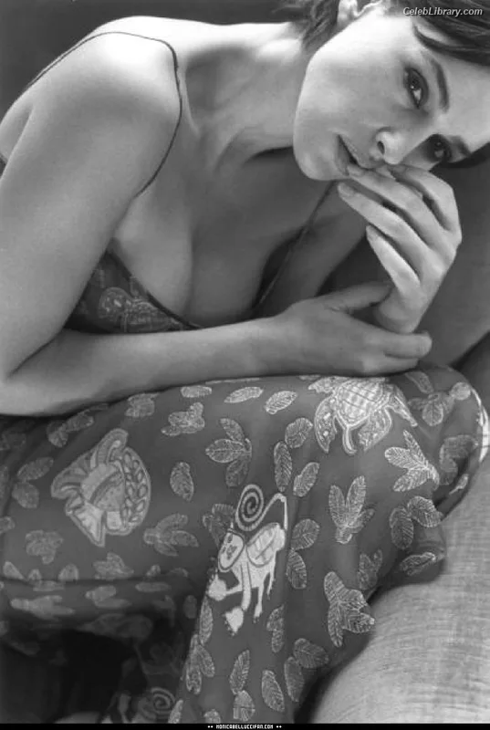 Monica Bellucci photo 21 of 1320