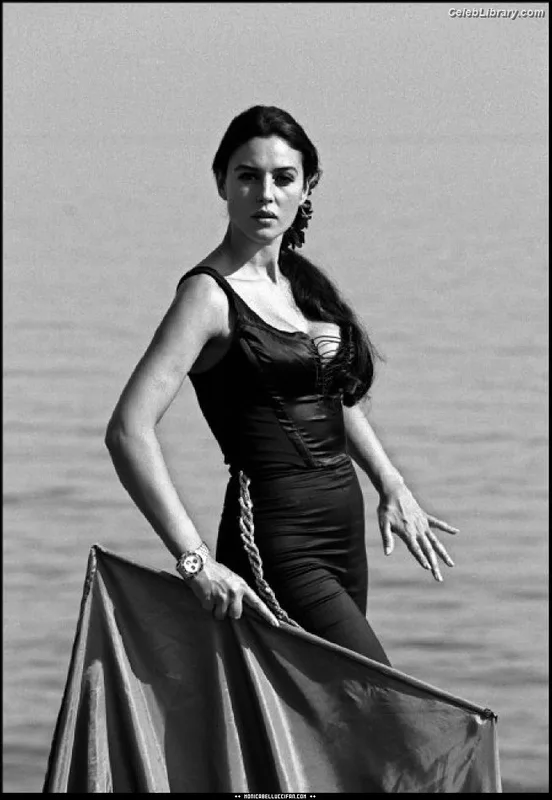 Monica Bellucci photo 6 of 1320