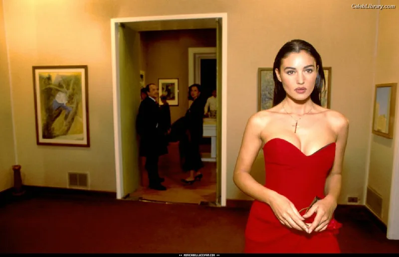 Monica Bellucci photo 10 of 1320