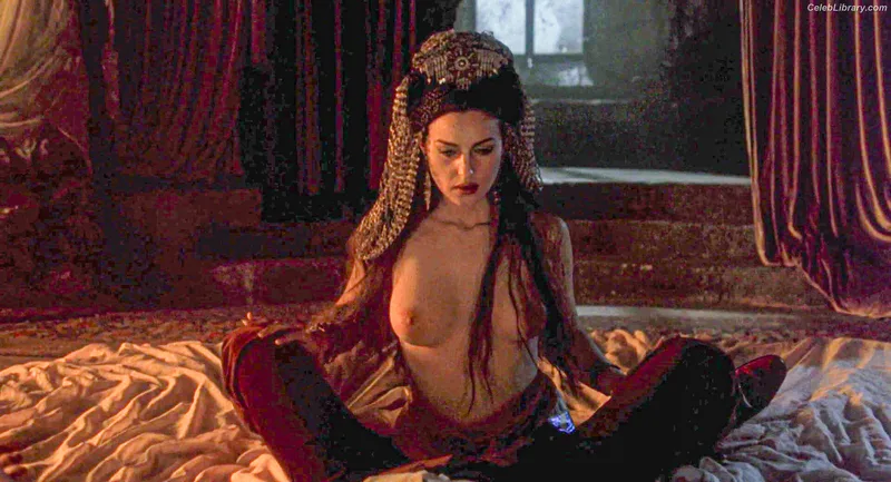 Monica Bellucci photo 18 of 1320