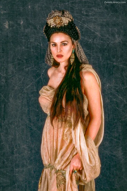 Monica Bellucci photo 21 of 1320