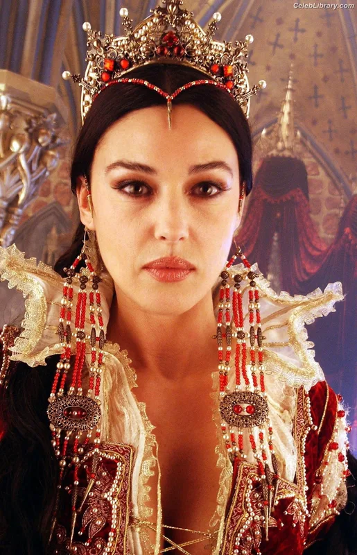 Monica Bellucci photo 22 of 1320
