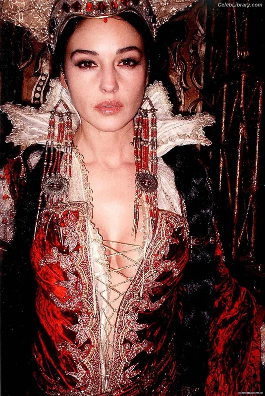 Monica Bellucci photo 4 of 1320