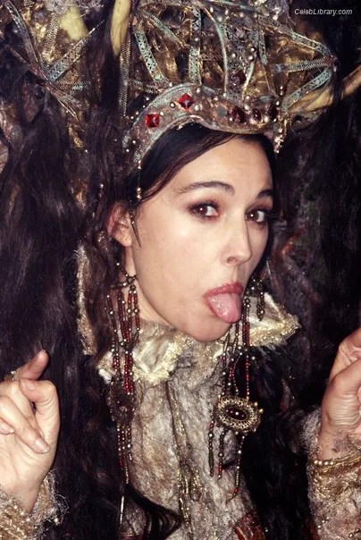 Monica Bellucci photo 5 of 1320
